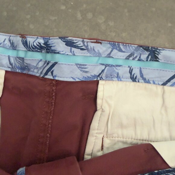 Tommy Bahama Boracay 8" Shorts – Napa Red – Size 40 (NWT) - Picture 9 of 15